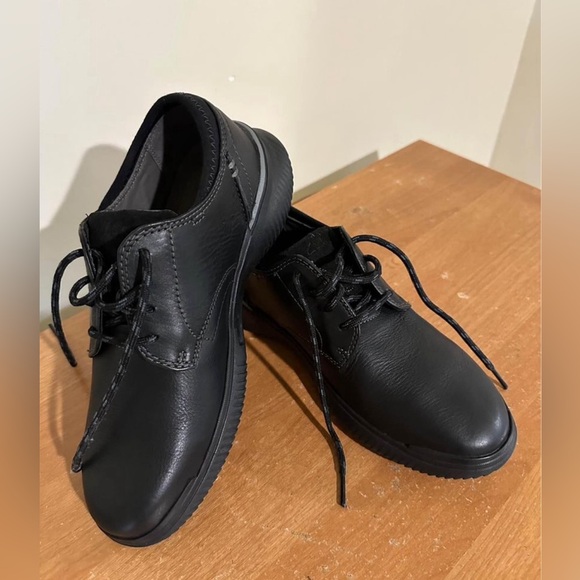Clarks Donaway Black Leather Shoes - Picture 1 of 4